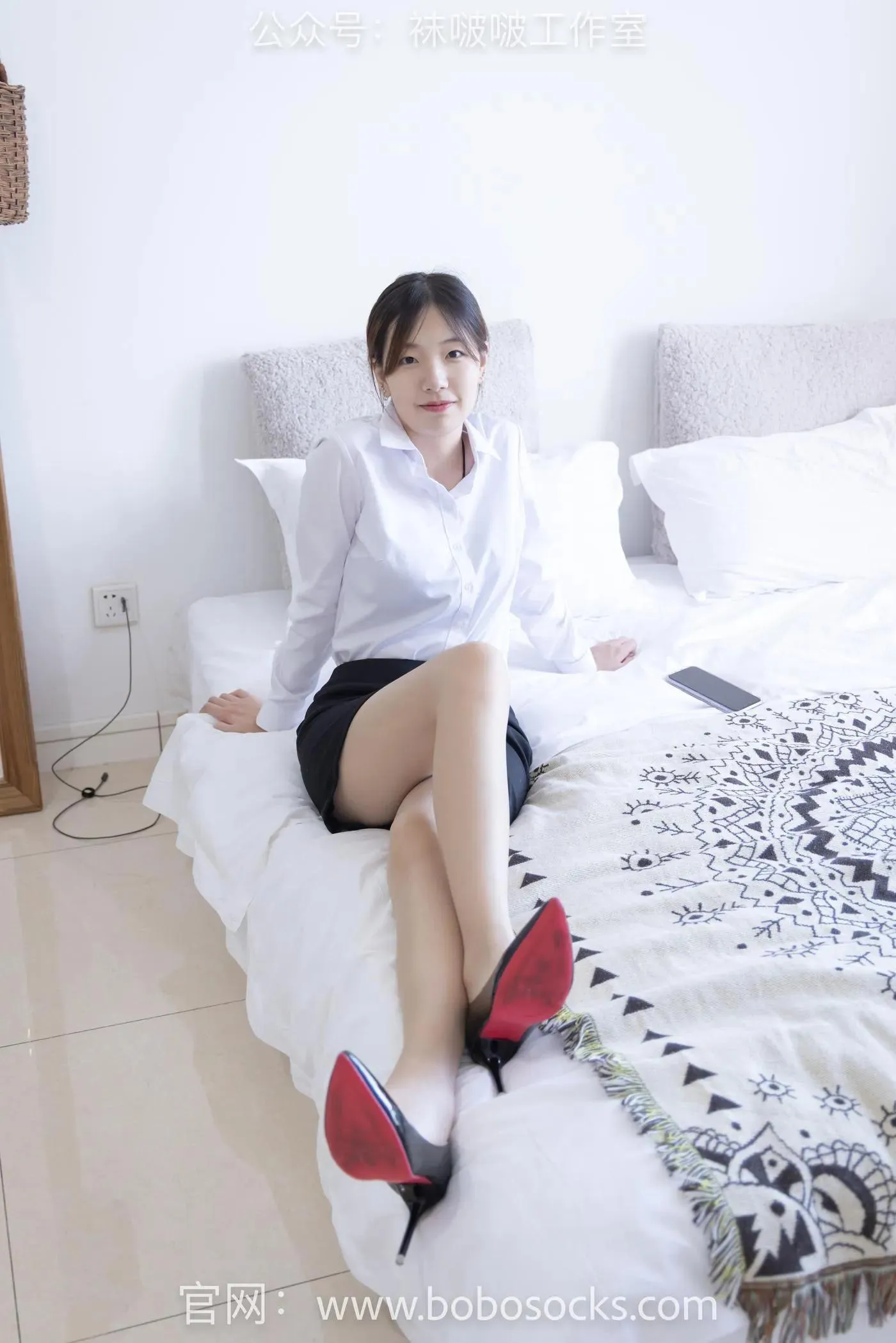 [BoBoSocks袜啵啵]NO.111 小甜豆-高跟鞋、油亮肉丝 [133P]插图8